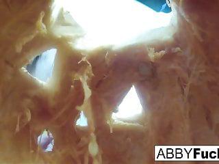 Geile abigail Mac masturbiert mit vibrator