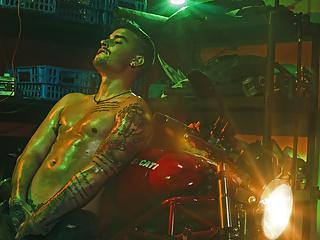 Heisse Latina bekommt grossen Schwanz in den Arsch