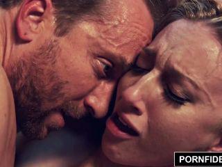 Rita mit dem dicken Arsch reitet ihren Traumprinzen